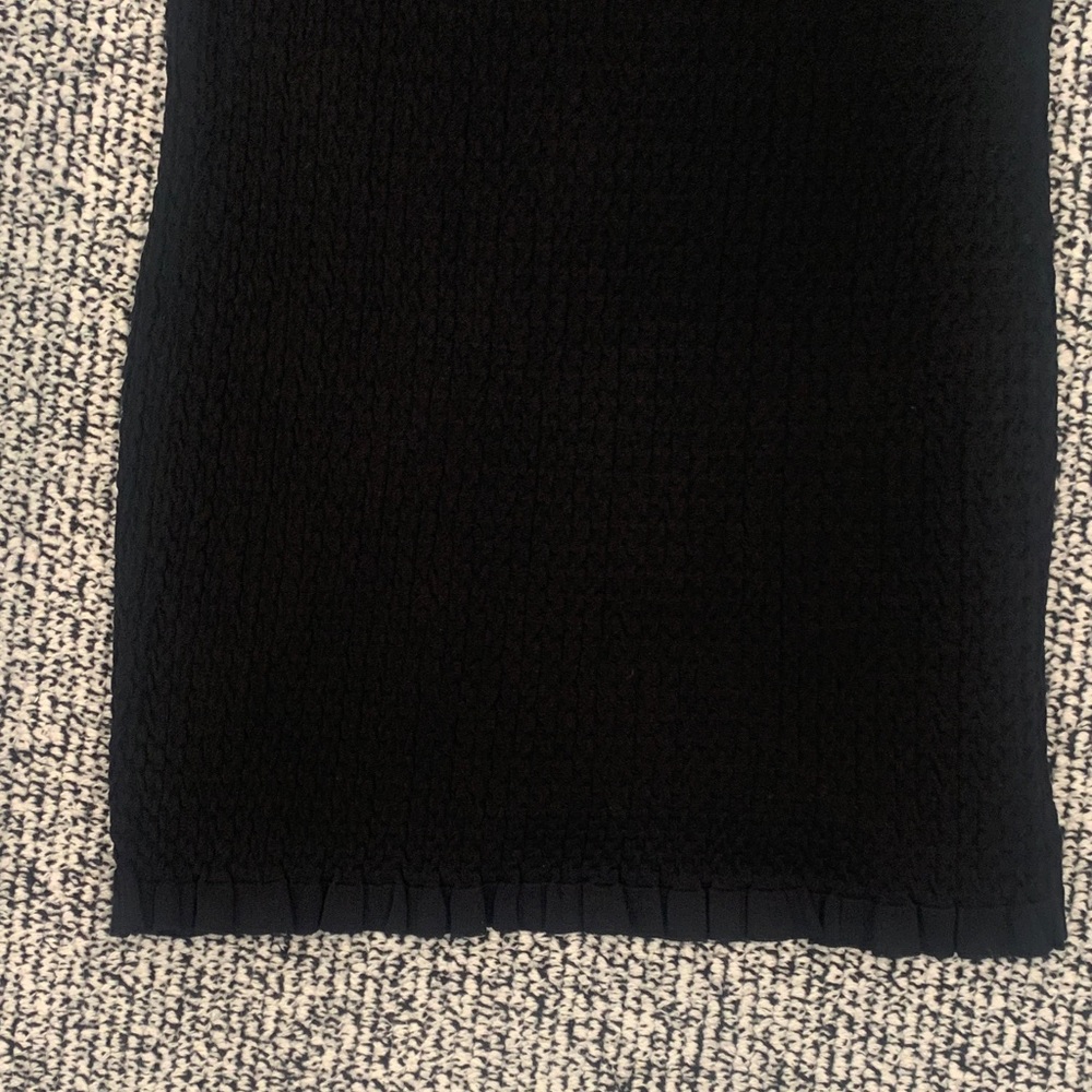 CHANEL Black Short-Sleeve Knit Dress CC with Logo Accent. Size 42. Pristine - Picture 15 of 15